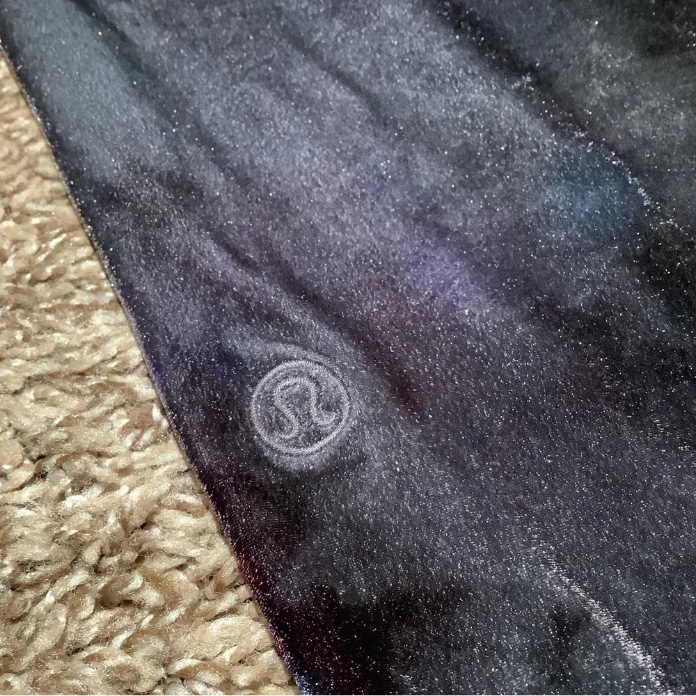 Lululemon athletica velour wide leg pants, gray w/multicolored design, size: 8 - Picture 12 of 12